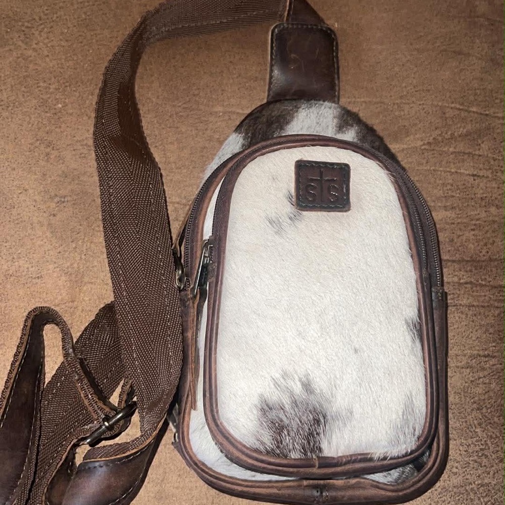 STS Ranchwear Brown and White Belt Bag
